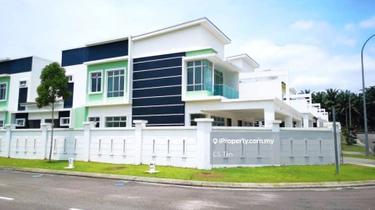 Kempas Utama Double Storey Corner Cluster House, G&G,  Well Condition 1