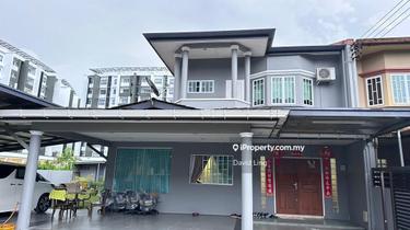 Taman Charming recently extended and fully renovated terrace house. 1