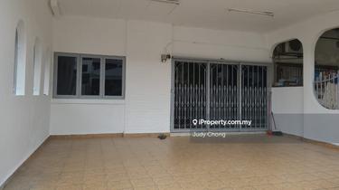 Short distance to desa parkcity hospital banks shops restaurant 1