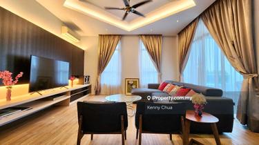 3-Story Bungalow with Large Backyard 1