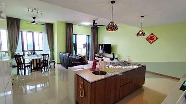 High Floor/1747sf/Excellent view/3 car parks/above Village grocer 1