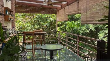 Spacious Semi D Villa with garden for sale 1