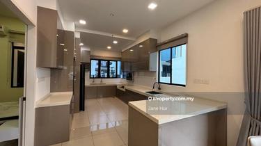 Good condition 2sty end lot for sale 1