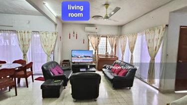 Rare 38x85 Semi D Taman Putra Balcony Gate Guarded Well Kept 4 Parking 1