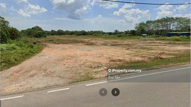Industrial land at Pekan Nanas for sale 1