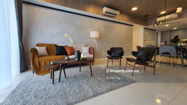 Tastefully frunished, nice high floor, cosy for family, well maintain 1
