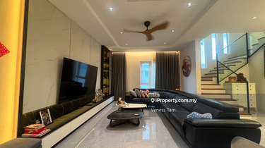 3 storey bungalow, prime location,limited,fully renovated,extended 1