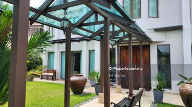Renovated, charming 2 storeys bungalow  1