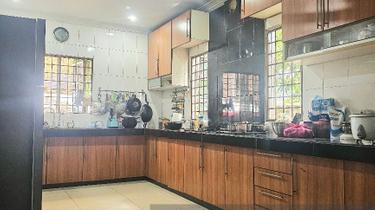 Basic Spacious 2 storey bungalow  1