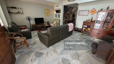 Corner 2 Storey Terrace House Puchong Fully Renovated Fully Extended  1