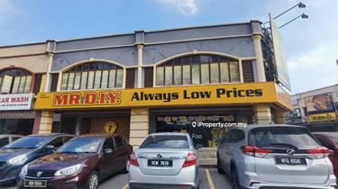 Corner Lot , Shah Alam Seksyen 13 ,next to main road 1
