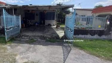 Pengkalan Desa Aman Single Storey Intermediate Corner house 1