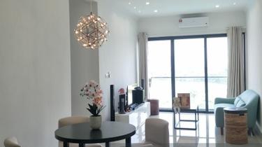 Facing lake view & pool view  1