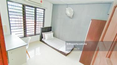 Room for Let Taman Connaught walking Distance to Ucsi 1