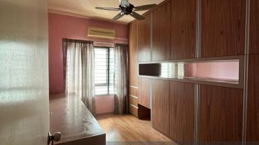 Under Bank value! Ready move in anytime! Call me to view now! 1