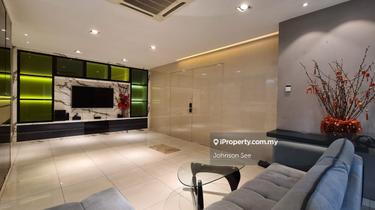 Fully Renovated & Extended End Lot Superlink 1