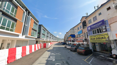 Main Road Shoplot for Rent in Rawang! 1