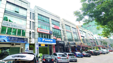Roi above 4.5% Bandar Puteri Shop For Sale 1