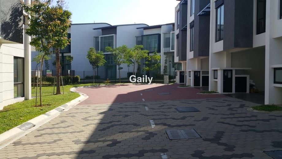 Terrace house for Sale