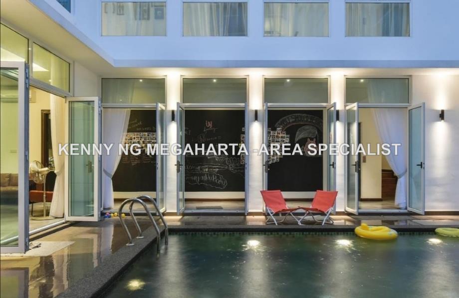 3 Storey Bungalow for Sale (Lake View)