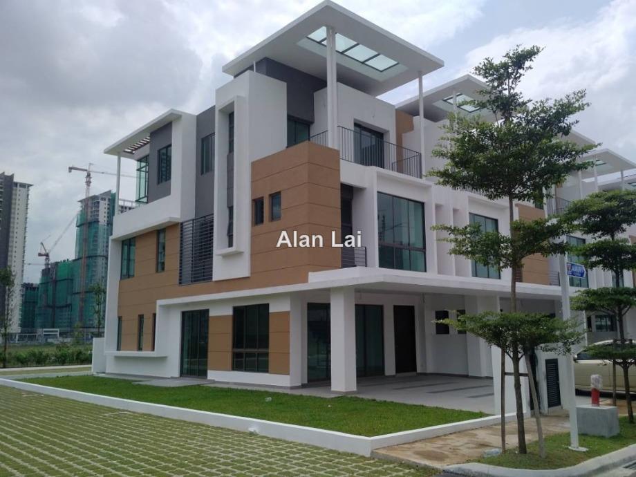 Terrace house for Sale