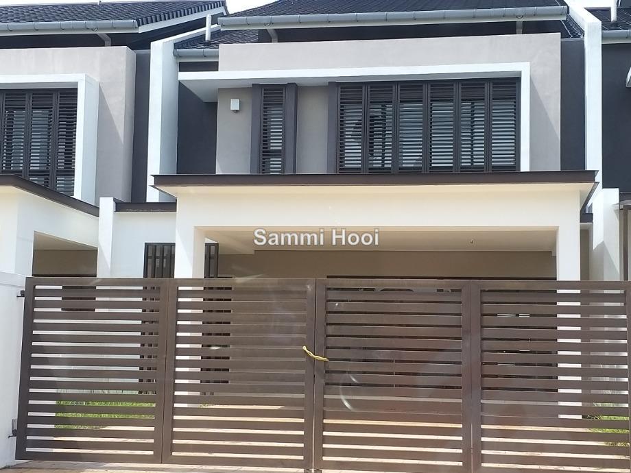 Terrace house for Sale