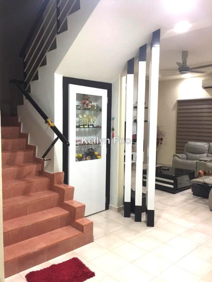 Terrace house for Sale