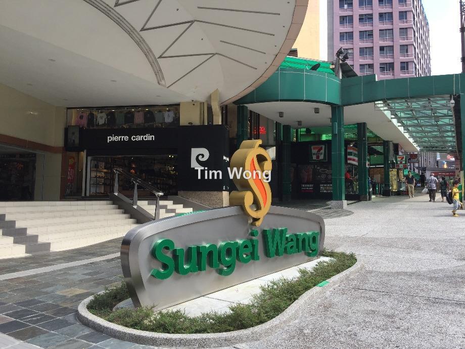 Retail space for Sale