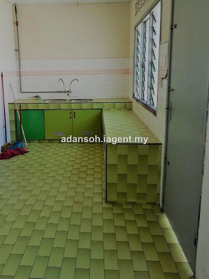 Terrace house for Sale