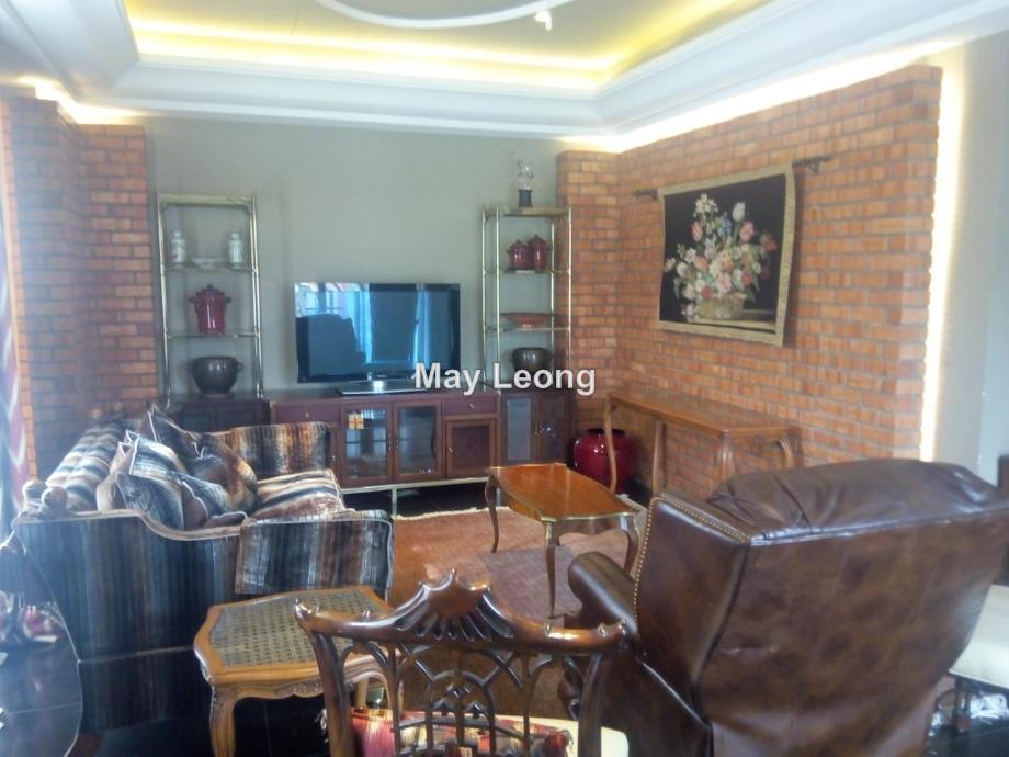 Beringin residence bungalow for rent with pool
