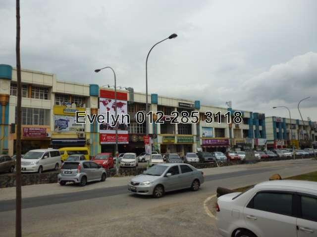 3 min walk to Lrt main place mall good location 