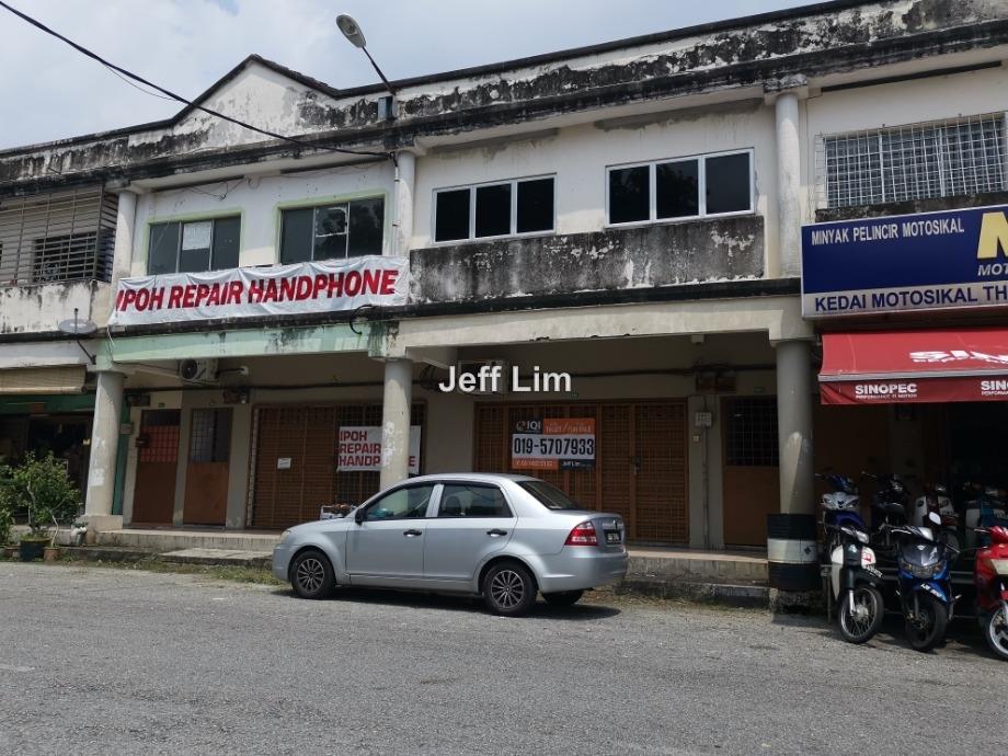Station 18 Double Storey Shop