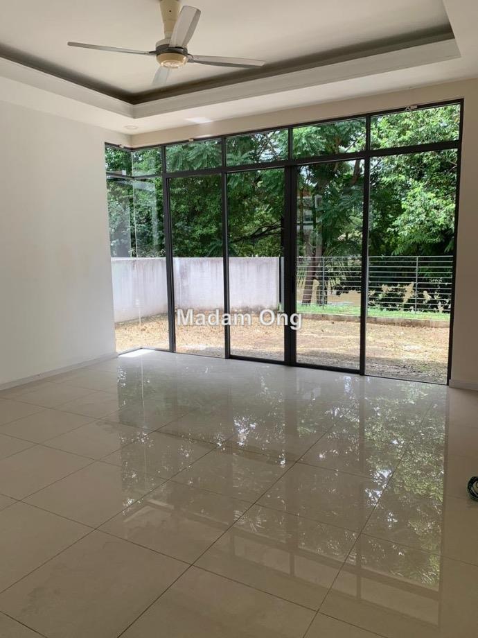 Terrace house for Sale