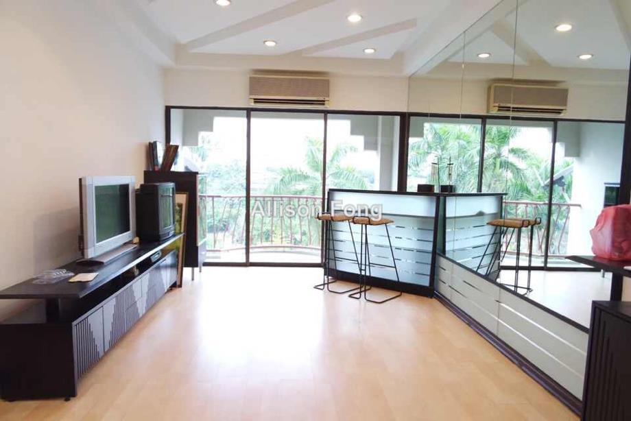 Apartment for Rent 4th floor walk up apartment 