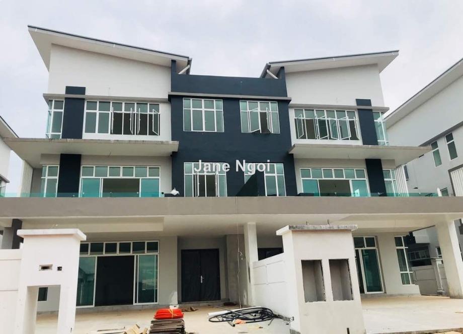 Semi-D house for Sale