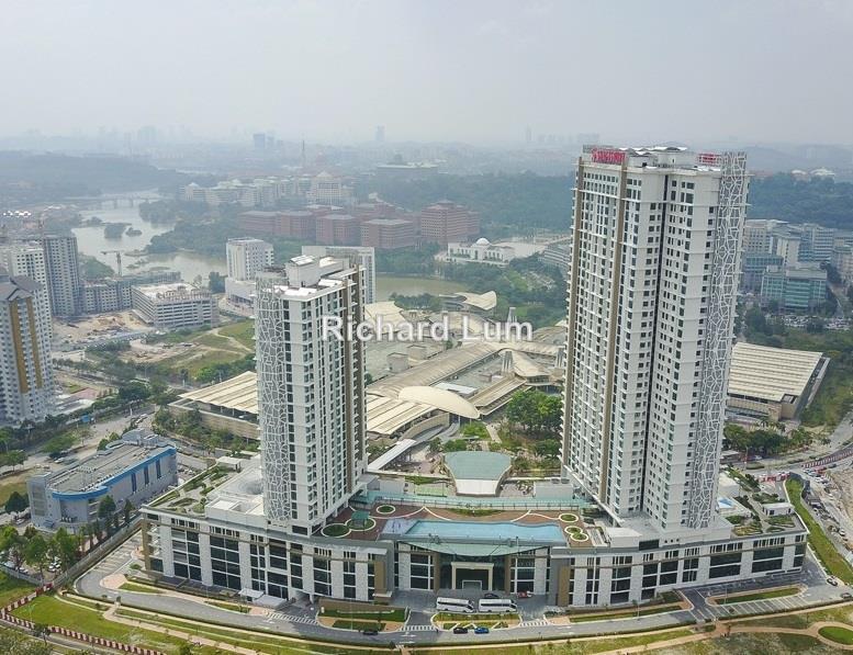 Shaftsbury Putrajaya. High Floor Unit. Fire Sale. Well Maintained