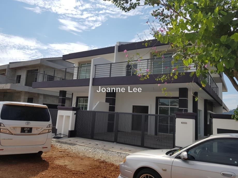 Semi-D house for Sale