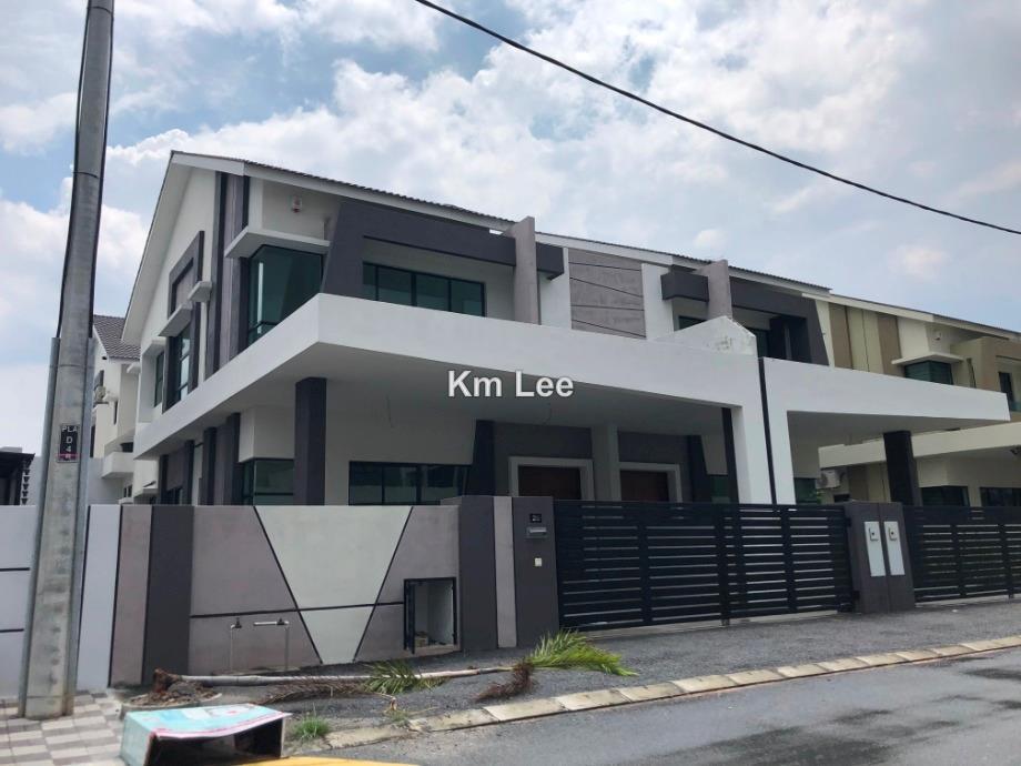 Semi-D house for Sale