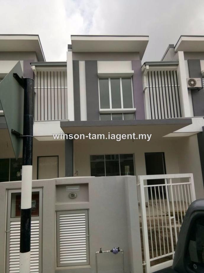 Terrace house for Sale