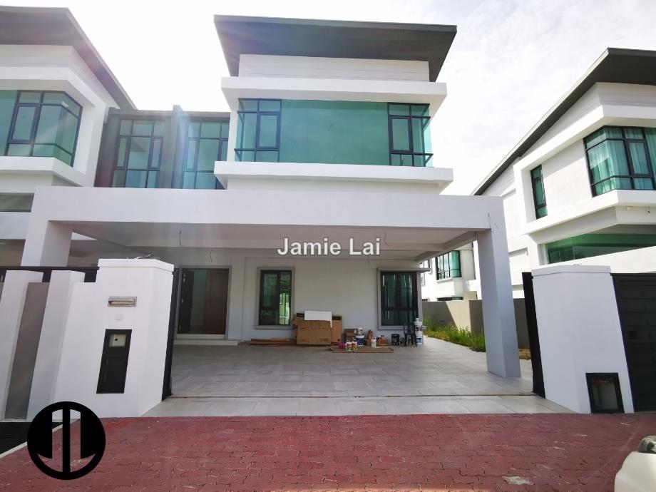 Semi-D house for Sale