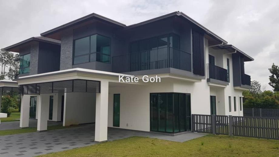 Semi-D house for Sale
