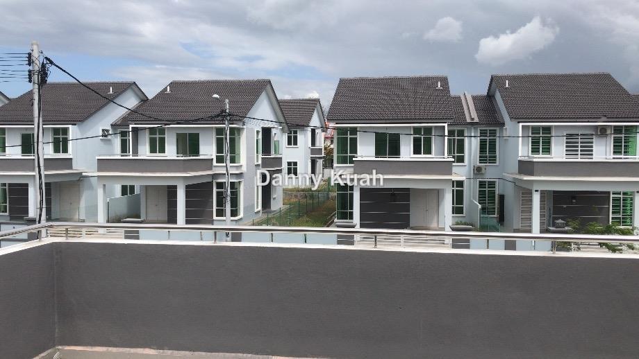 Semi-D house for Sale