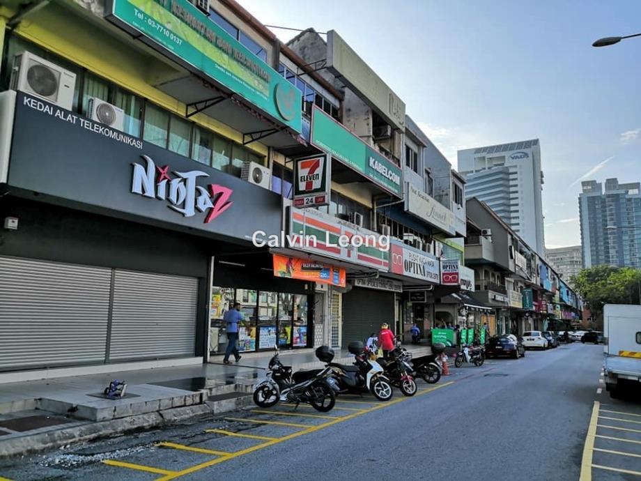 Taman Tun Dr Ismail End lot shop 