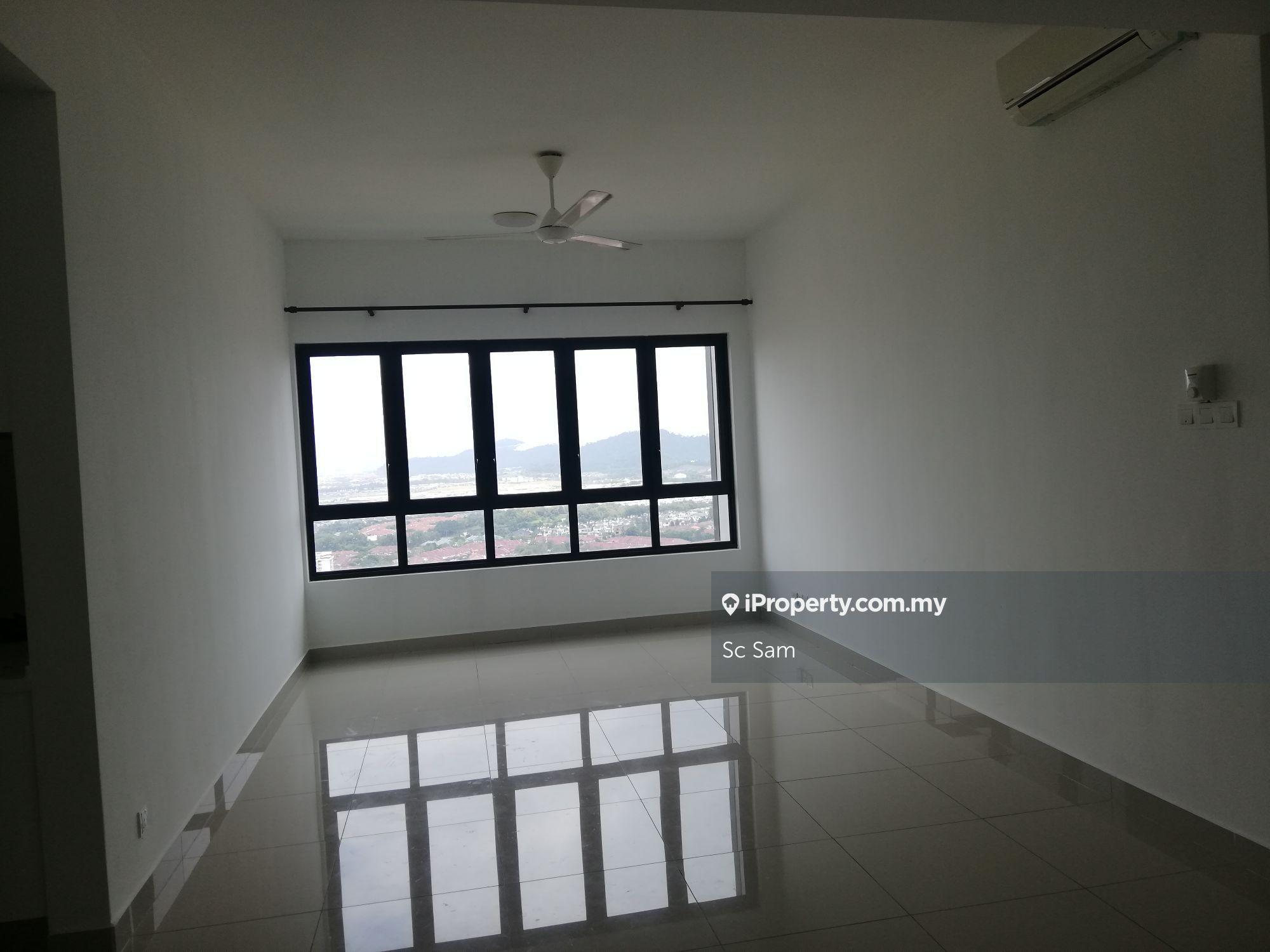 Partially furnished 3 bedrooms with facilities and short walk to Mall