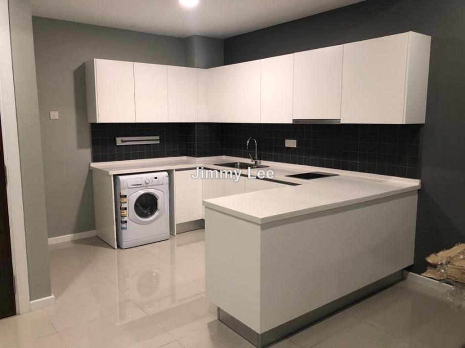 Pj- Ara Damansara - Near to LRT & Mall & Mosque & Offices-35 min to KL