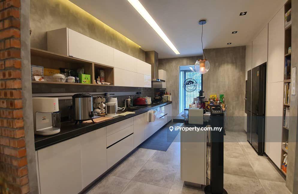 Terrace house for Sale