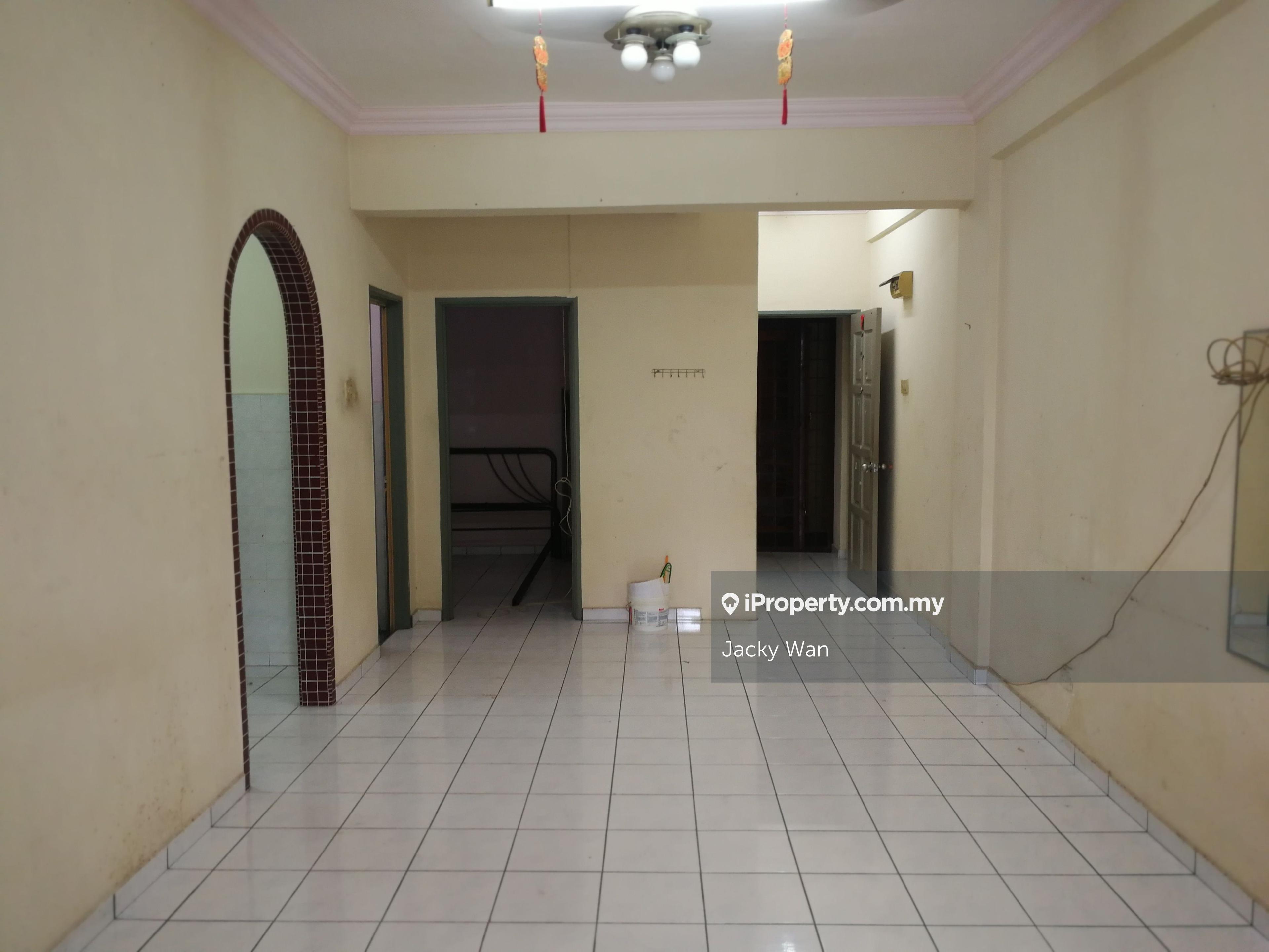Kasturi Tiara Apartment for Sale