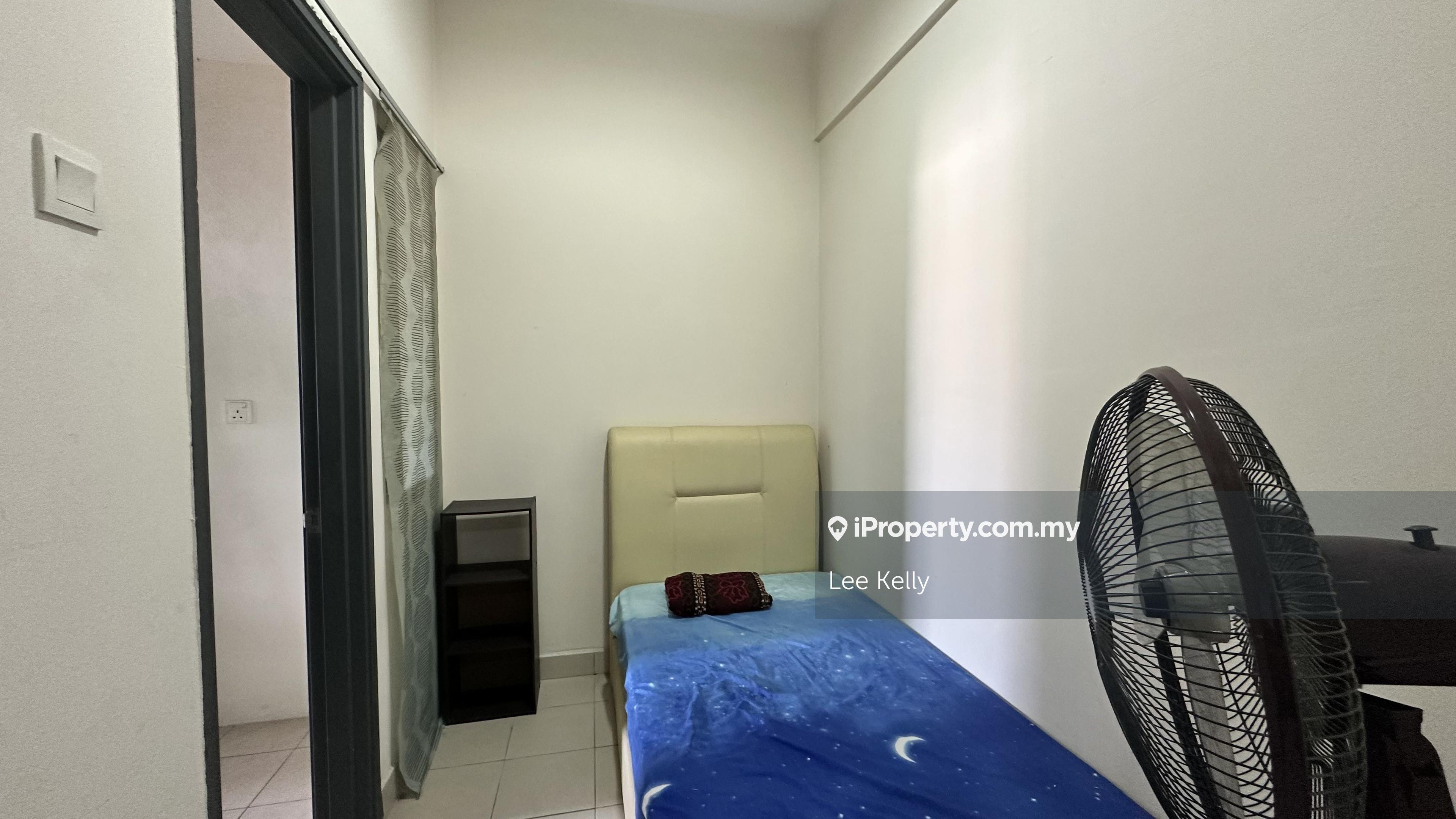 2 plus 2 Bedrooms 3 Bathrooms 2 Car Parks, Facing Tropicana Avenue PJ