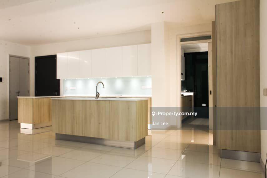 Light Collection 3 Sea View 4cp Freehold Condo 2174sf