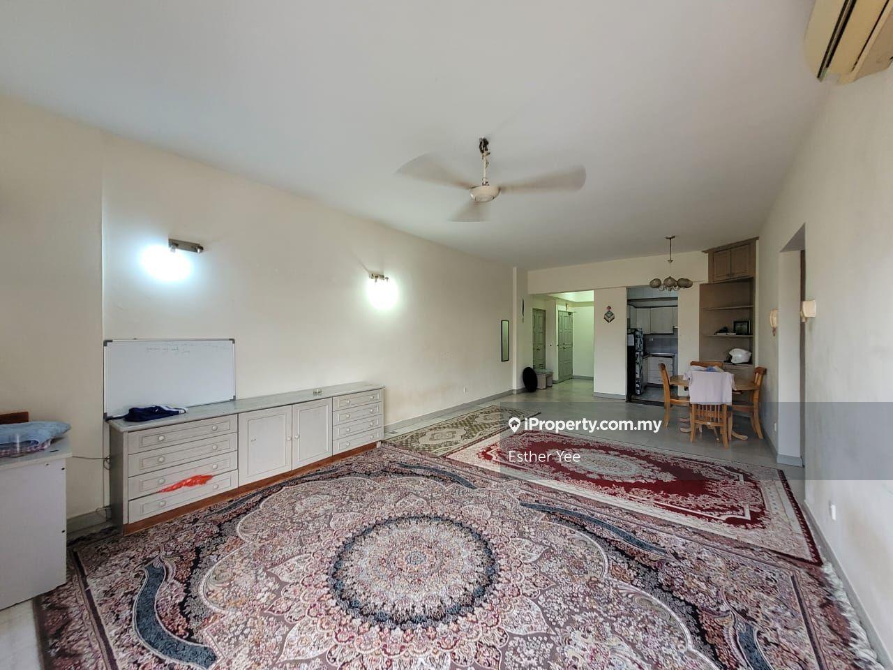 Super low density (6 units per floor) - Lower Floor -Partial Furnished